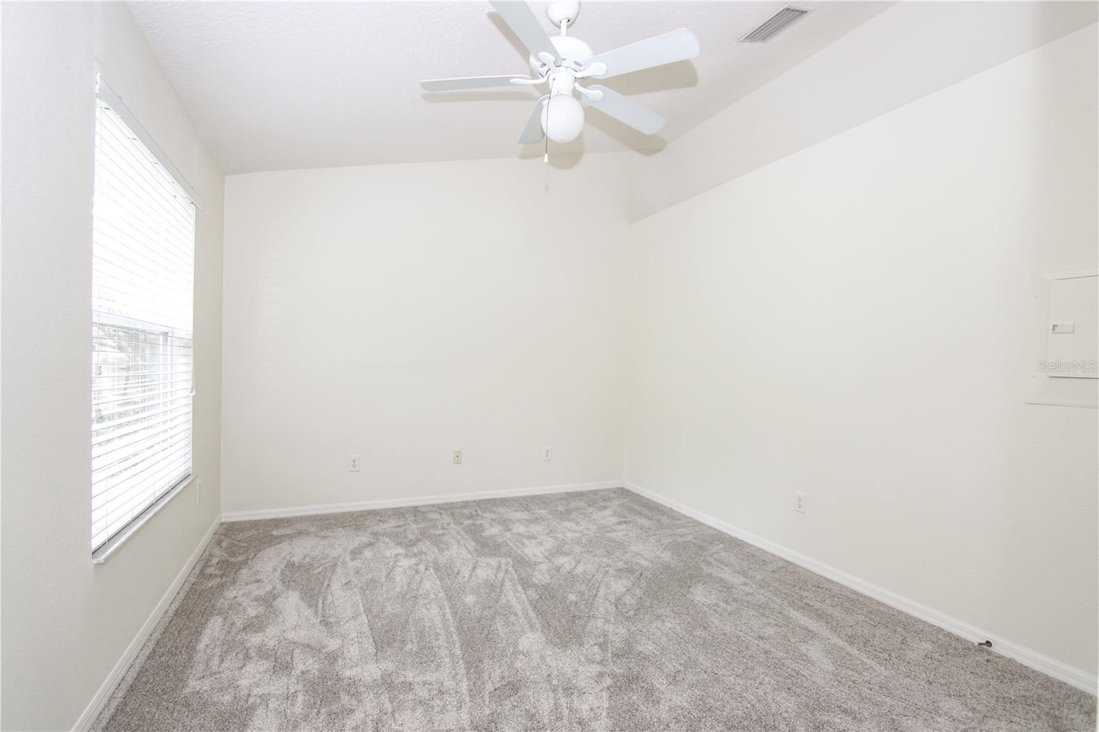 OAK VALLEY TWNHMS - Residential