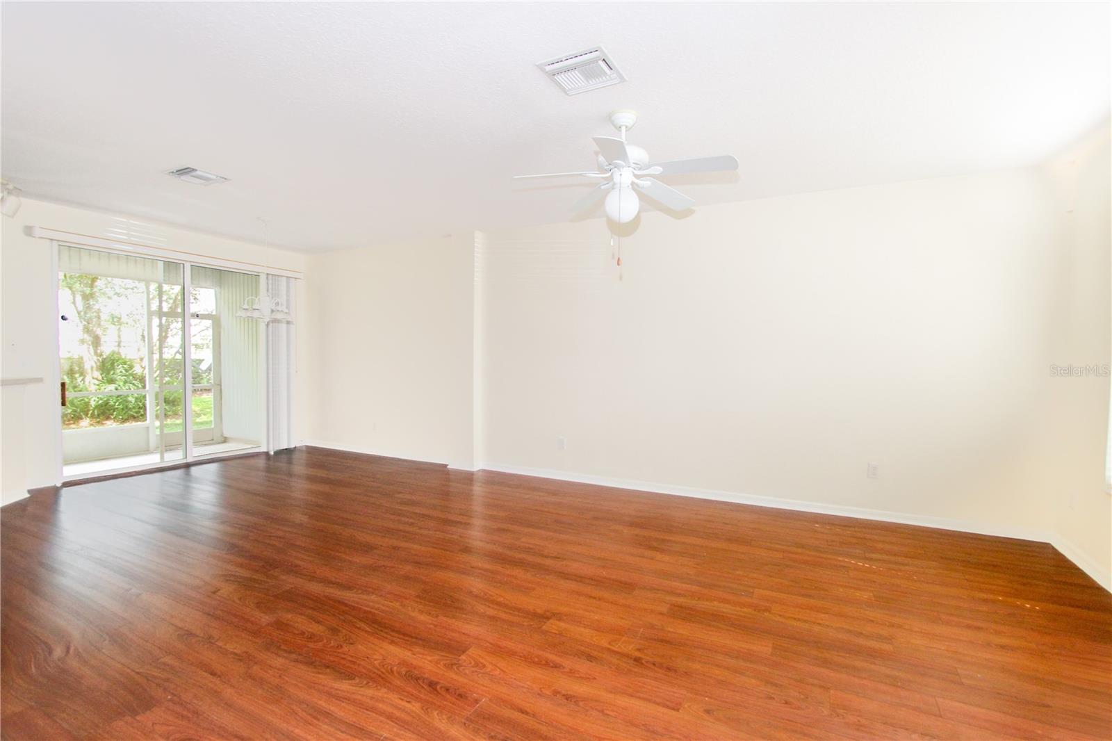 OAK VALLEY TWNHMS - Residential