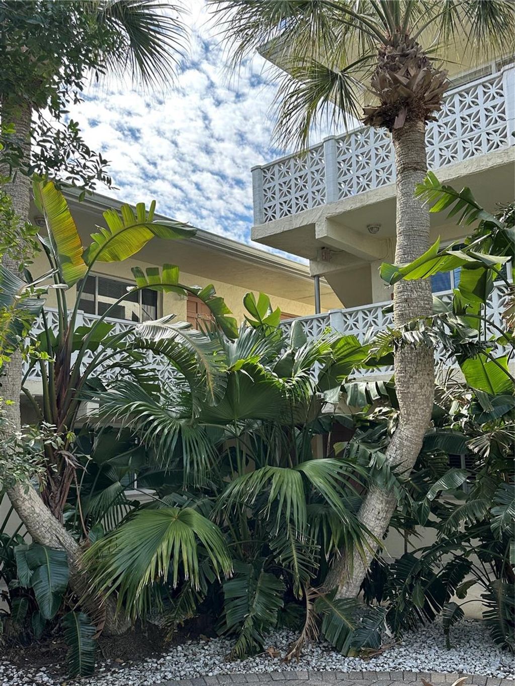 Photo of 102 S Peninsula Drive #207, Daytona Beach, FL 32118 (MLS # O6379174)