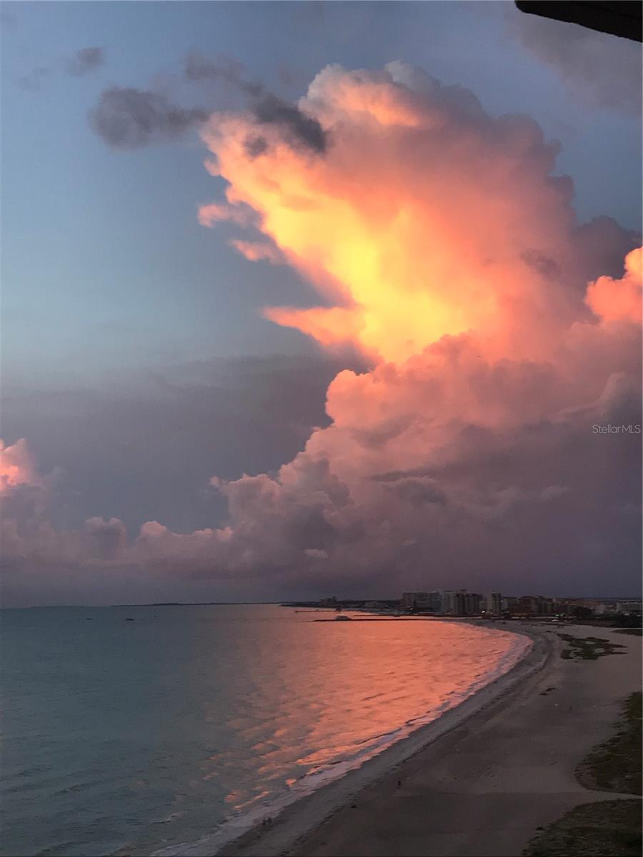 ULTIMAR ONE CONDO - Residential