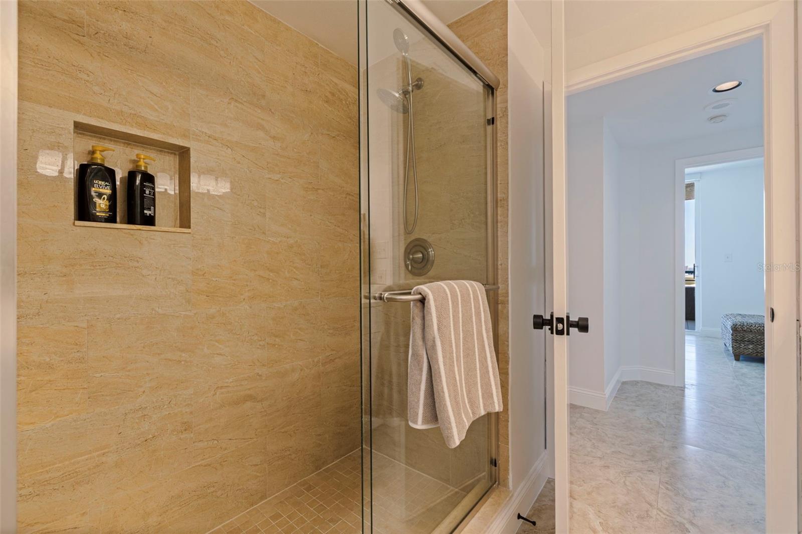 ULTIMAR ONE CONDO - Residential