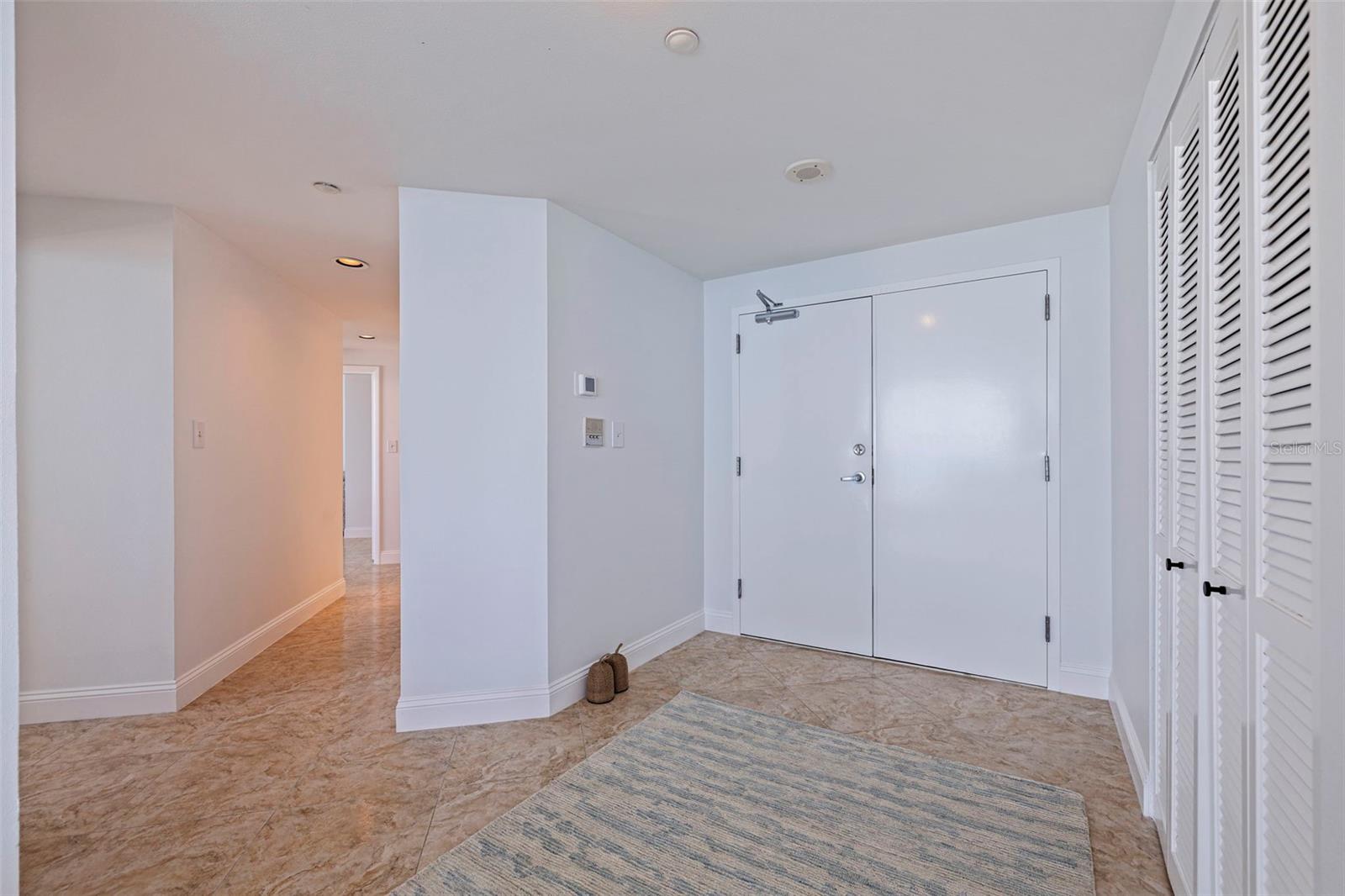 ULTIMAR ONE CONDO - Residential