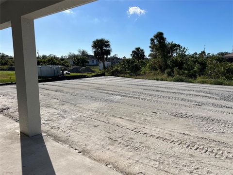 A home in PORT CHARLOTTE