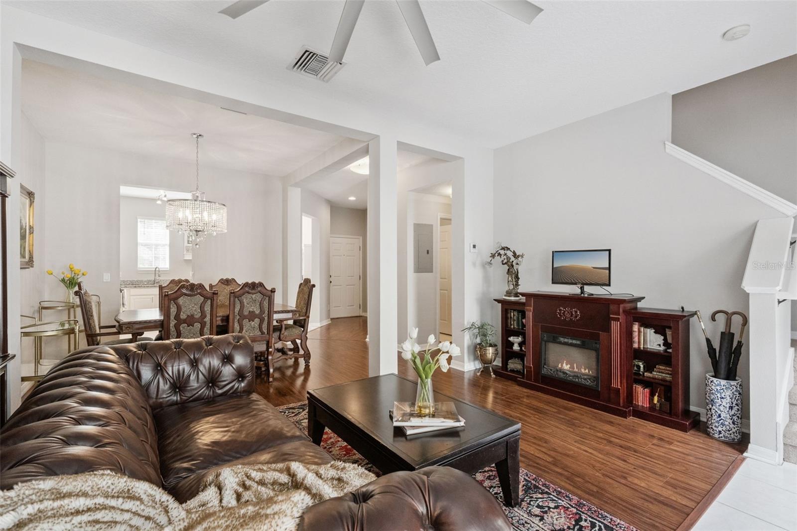 LAKES/WINDERMERE-LK REAMS TWNH - Residential
