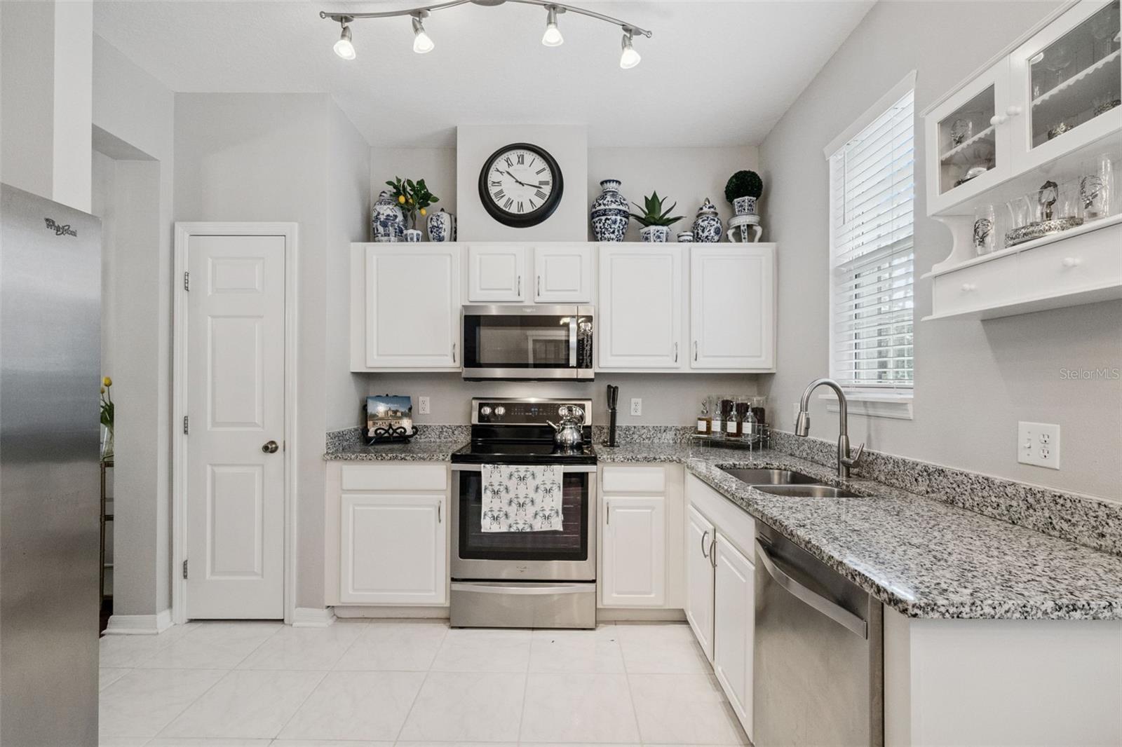 LAKES/WINDERMERE-LK REAMS TWNH - Residential