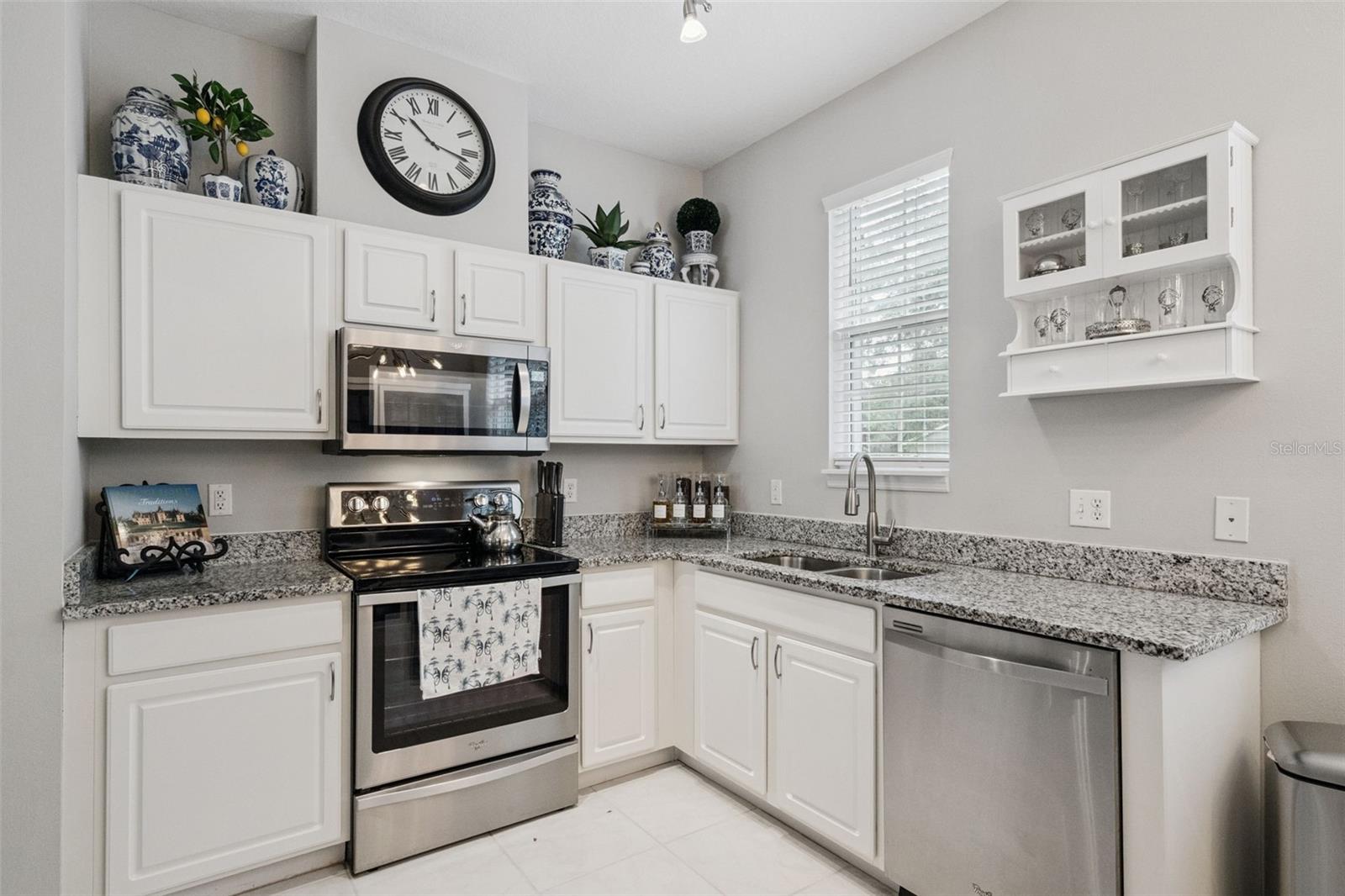 LAKES/WINDERMERE-LK REAMS TWNH - Residential