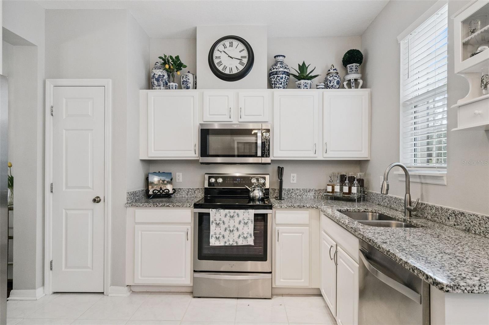 LAKES/WINDERMERE-LK REAMS TWNH - Residential