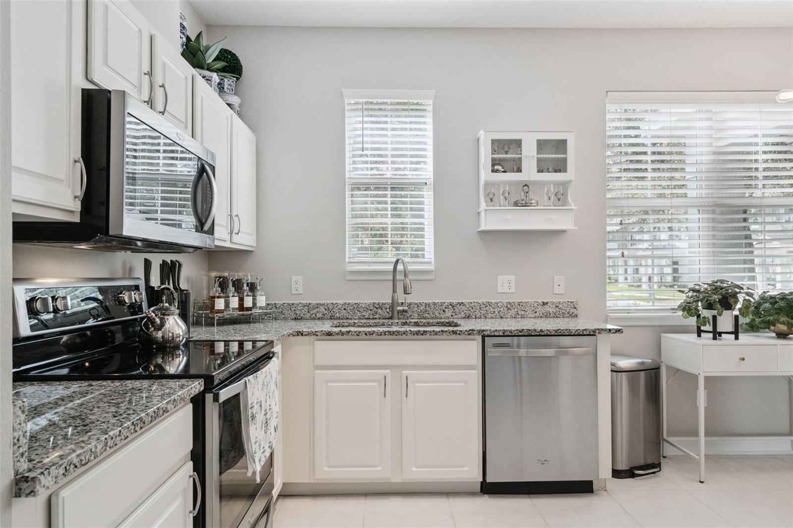 LAKES/WINDERMERE-LK REAMS TWNH - Residential