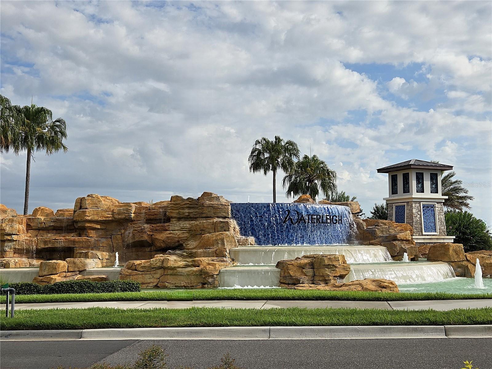 15500 FOUNTAIN COVE COURT