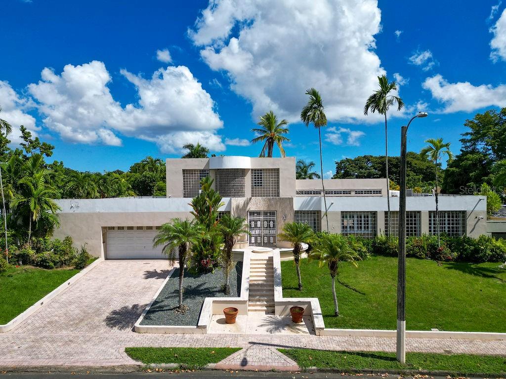 Endless potential awaits in this 4,202 sq. ft. residence set on a 1,297.26 sq. m. lot with 4 bedrooms, 4 bathrooms, and a pool. This property is the perfect renovation opportunity for those ready to customize and design to their taste. With a flexible floor plan and expansive outdoor areas, the home offers scale, space, and the chance to create a modern retreat tailored to your lifestyle. Situated in the prestigious Santa MarÃa neighborhood, residents benefit from unmatched privacy, security, and convenience, with top schools, shopping, supermarkets, and dining only minutes away. This home is ready to be reimagined! A rare investment and lifestyle opportunity in one of San Juan’s most exclusive communities.