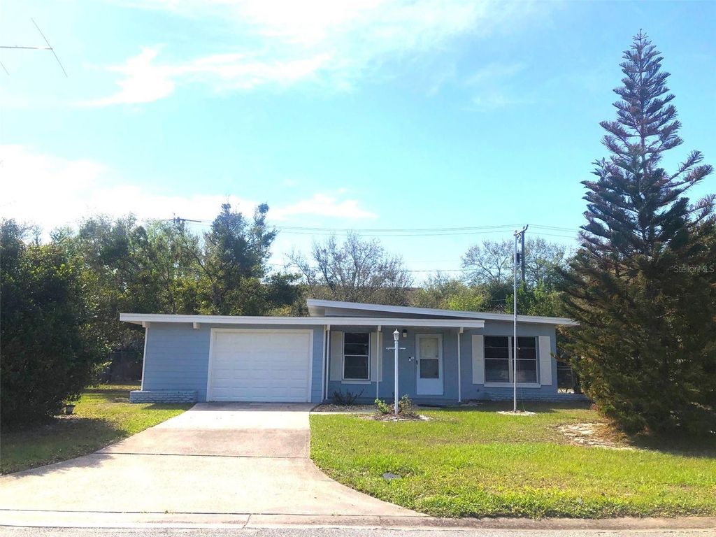 Photo of 905 Cherokee Circle, Sanford, FL 32773 (MLS # O6393048)