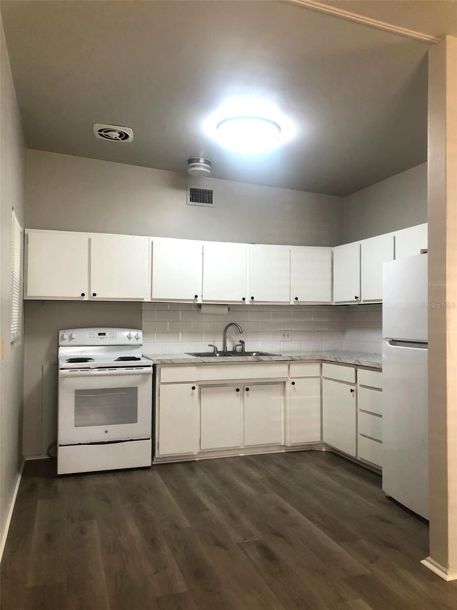 SUNLAND ESTATES - Residential Lease