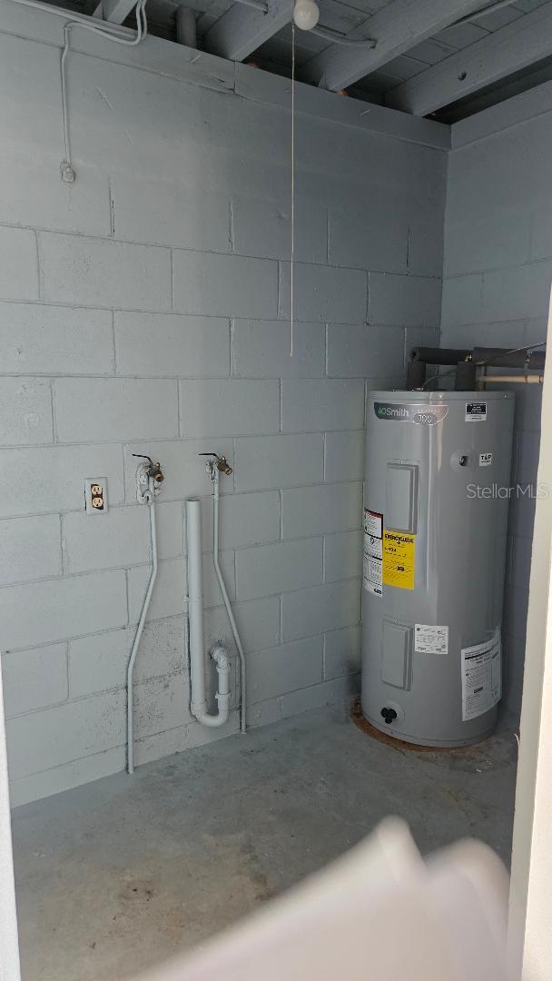 SUNLAND ESTATES - Residential Lease