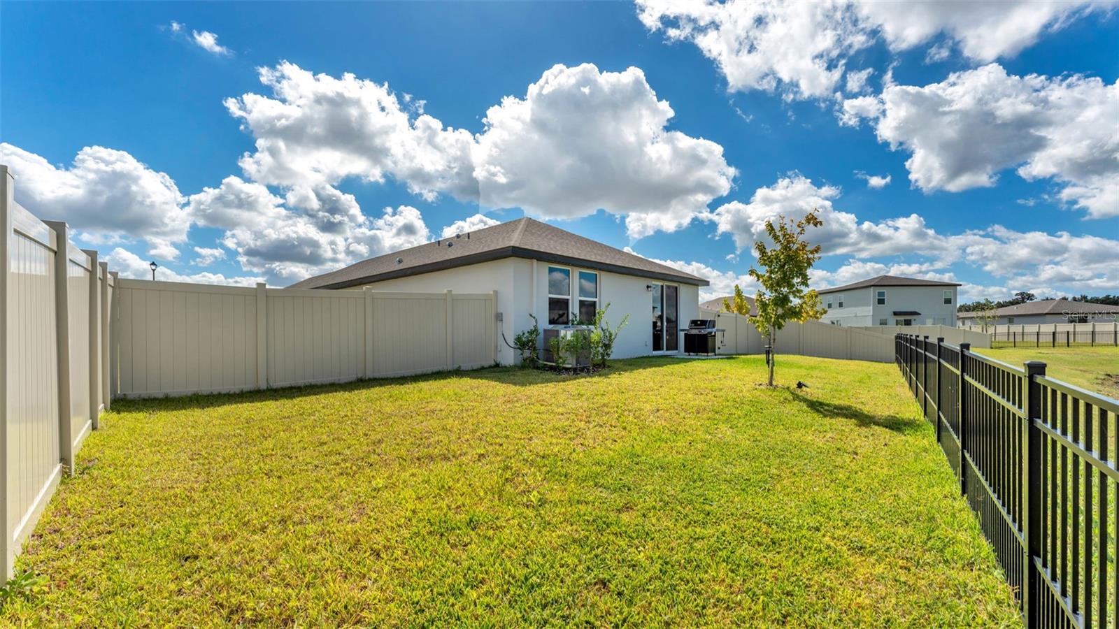 GROVE/STUART XING PH ONE - Residential