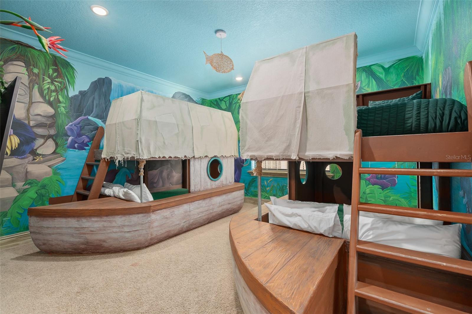 REUNION WEST VLGS NORTH - Residential