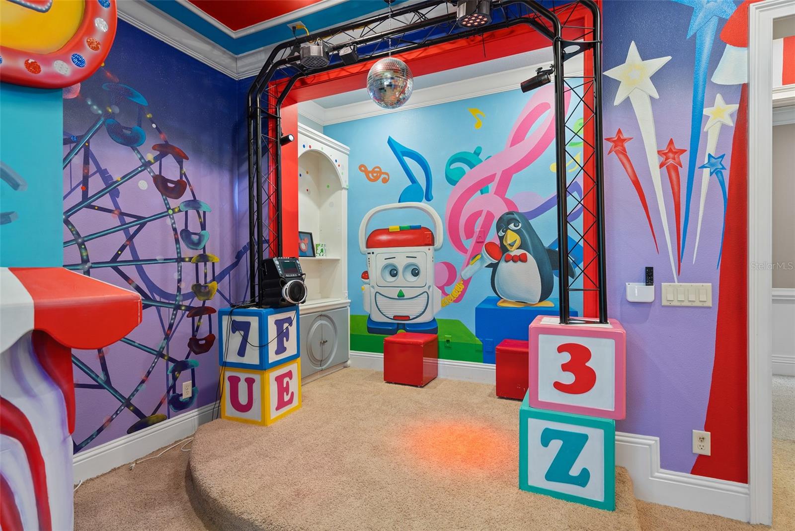 REUNION WEST VLGS NORTH - Residential