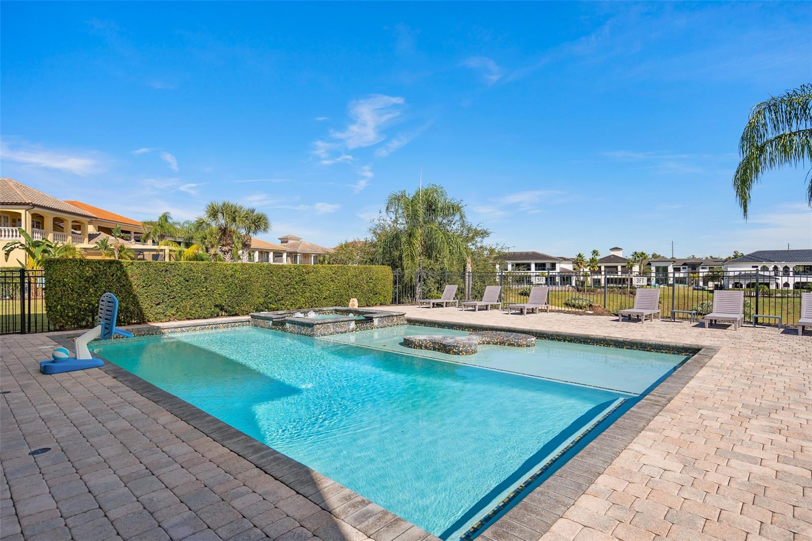 REUNION WEST VLGS NORTH - Residential