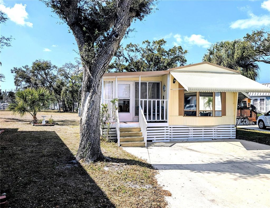 Photo of 3300 26th Avenue E #31, Bradenton, FL 34208 (MLS # A4682651)