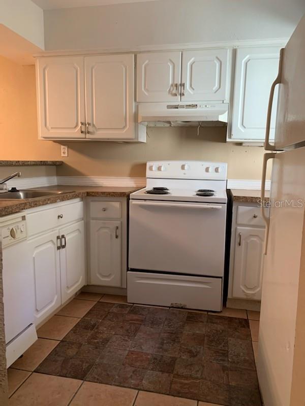 107 SCOTTSDALE SQUARE 107