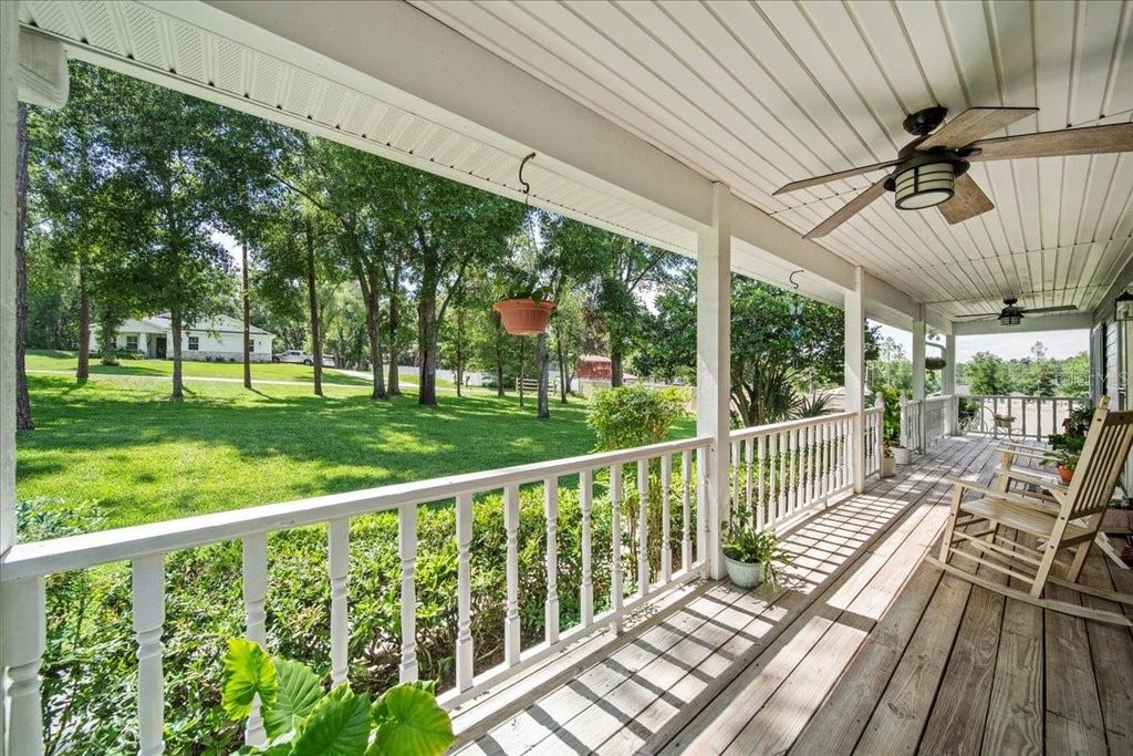 Photo of 9912 Pine Leaf Lane, Dade City, FL 33525 (MLS # L4953053)