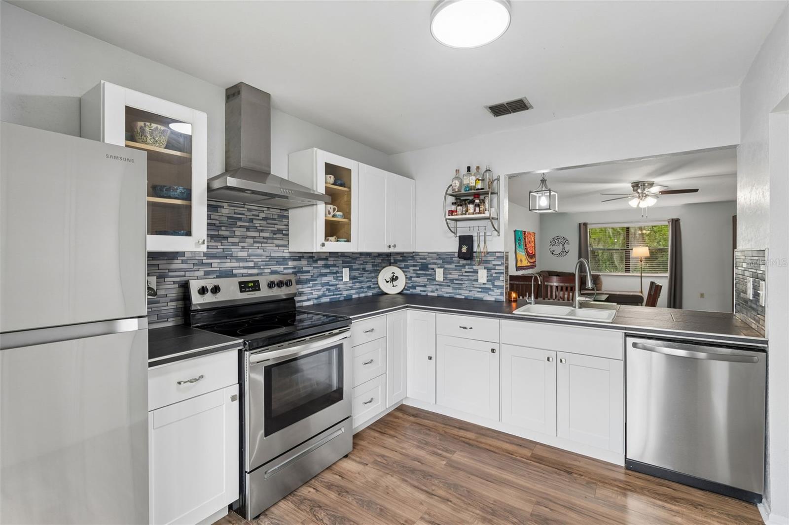 STRATHMORE GATE-EAST - Residential