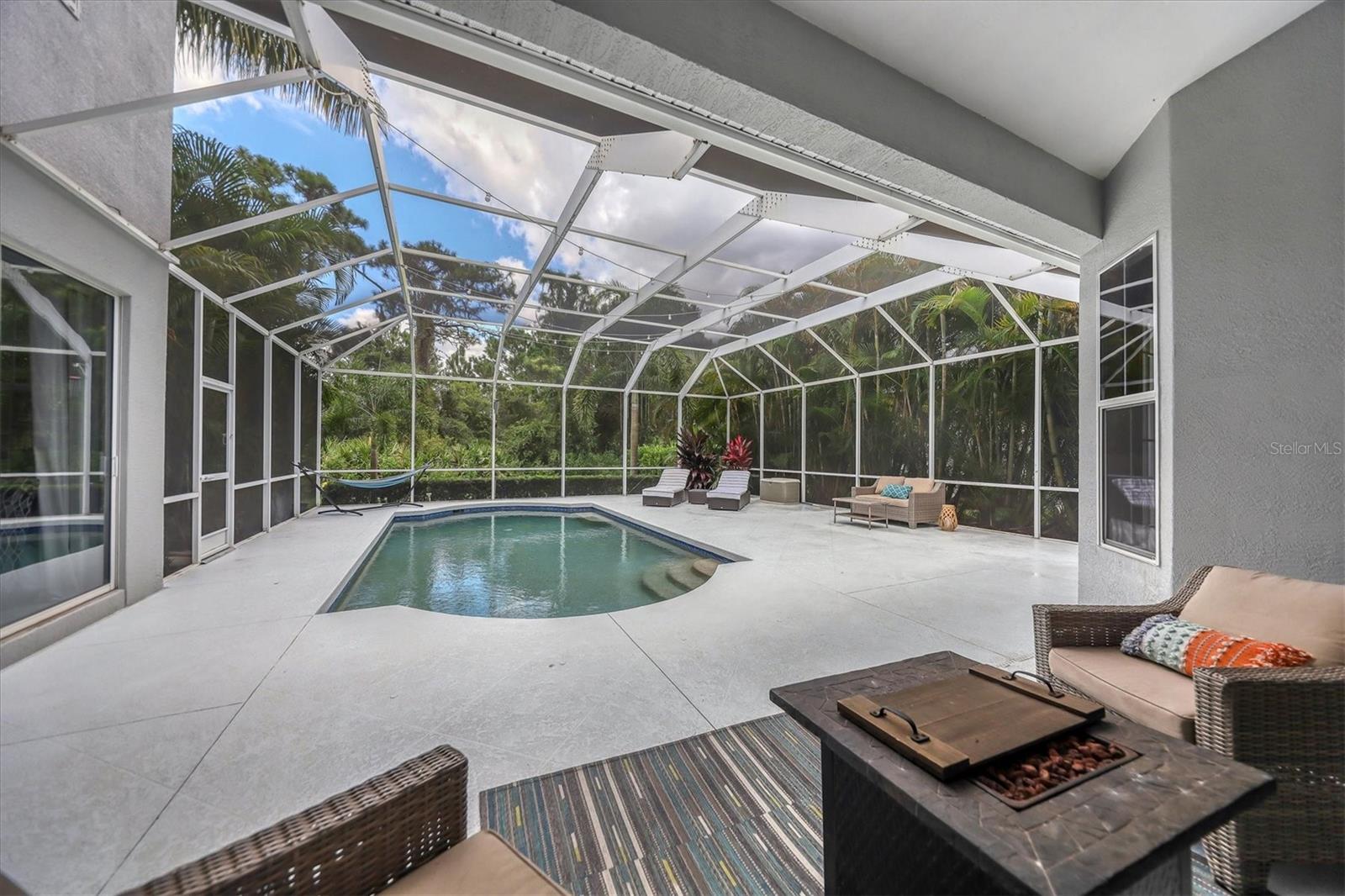 RIVER CLUB - Residential