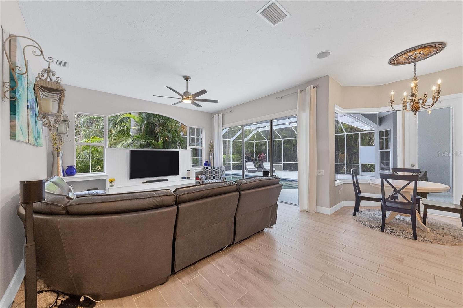 RIVER CLUB - Residential