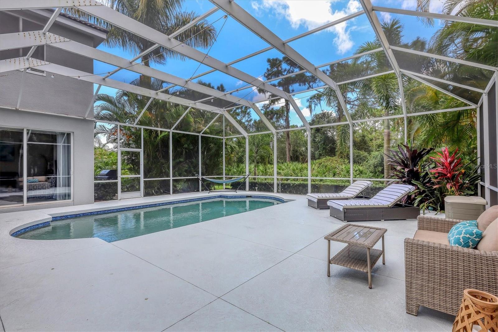 RIVER CLUB - Residential