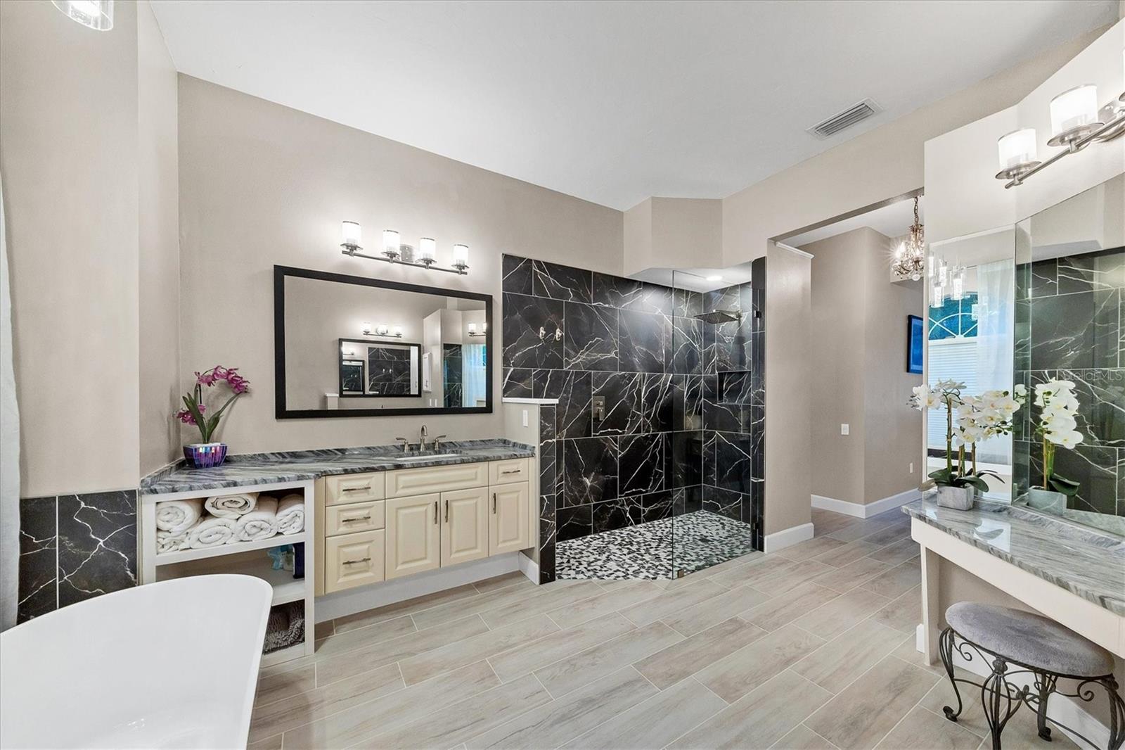 RIVER CLUB - Residential