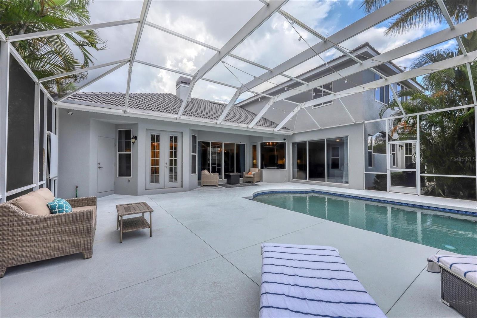 RIVER CLUB - Residential