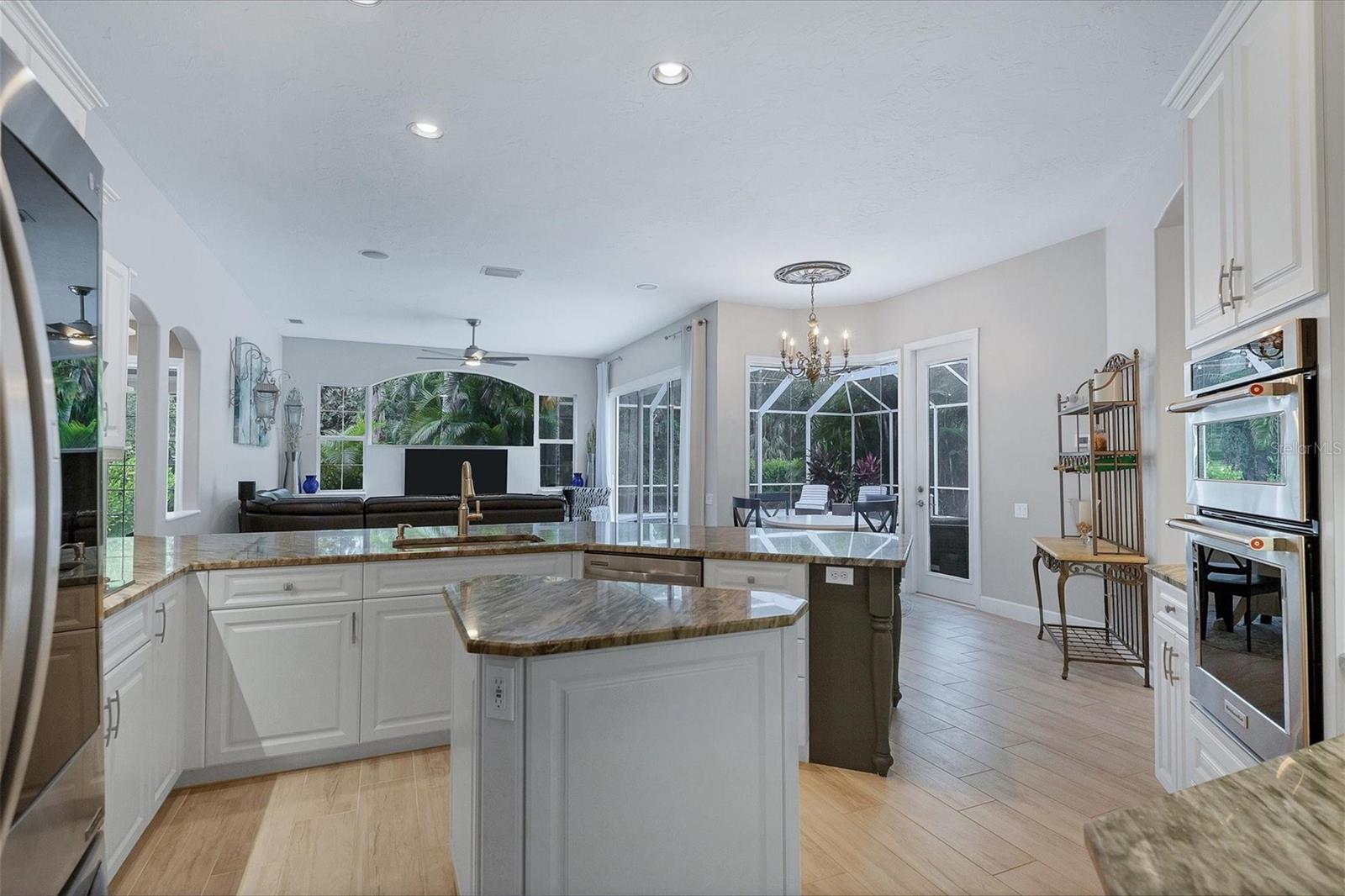 RIVER CLUB - Residential