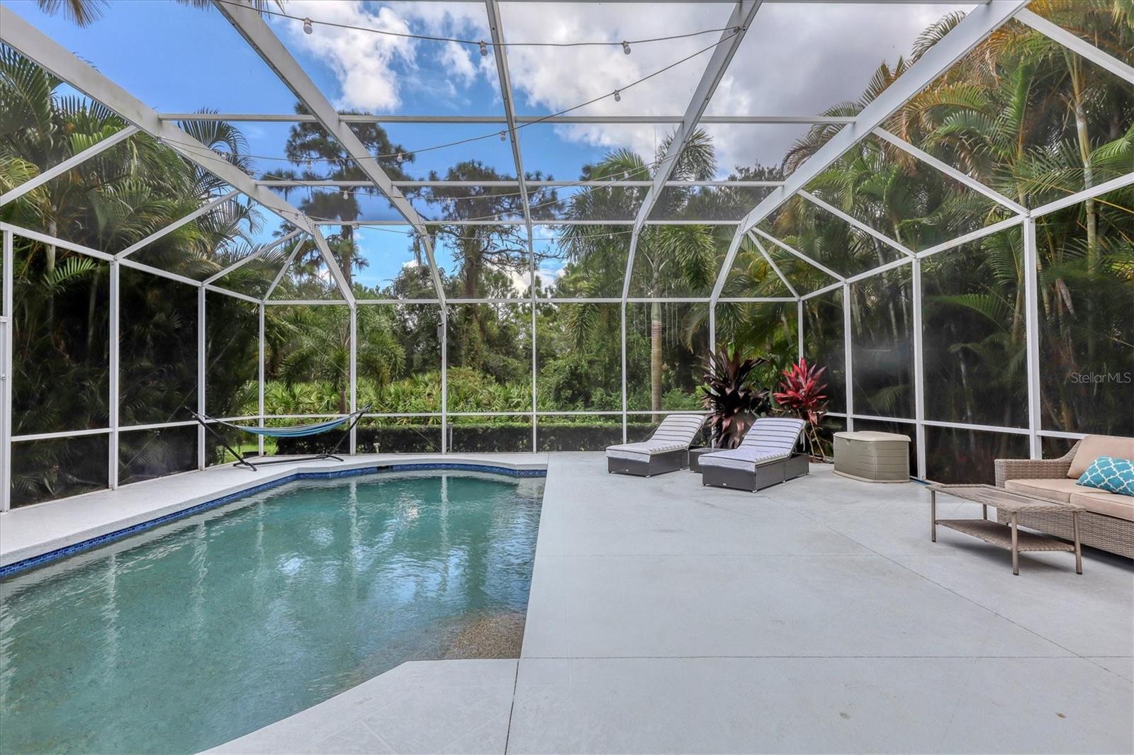 RIVER CLUB - Residential