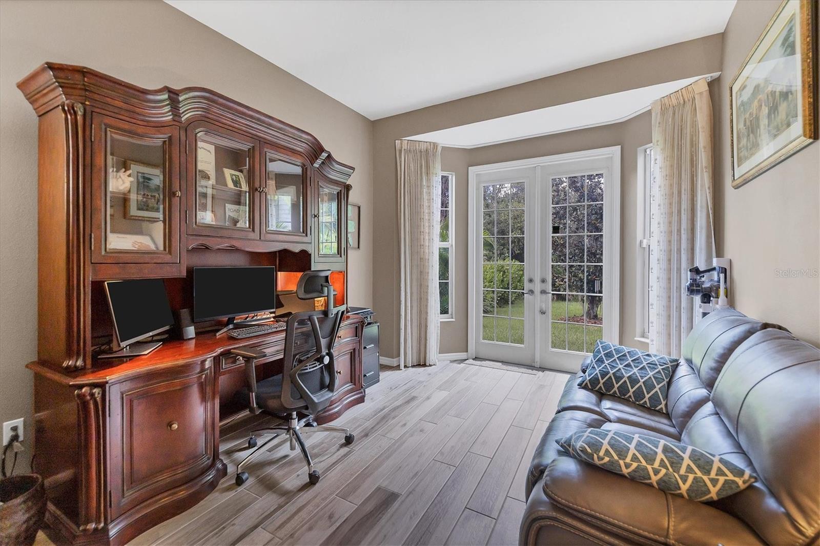 RIVER CLUB - Residential