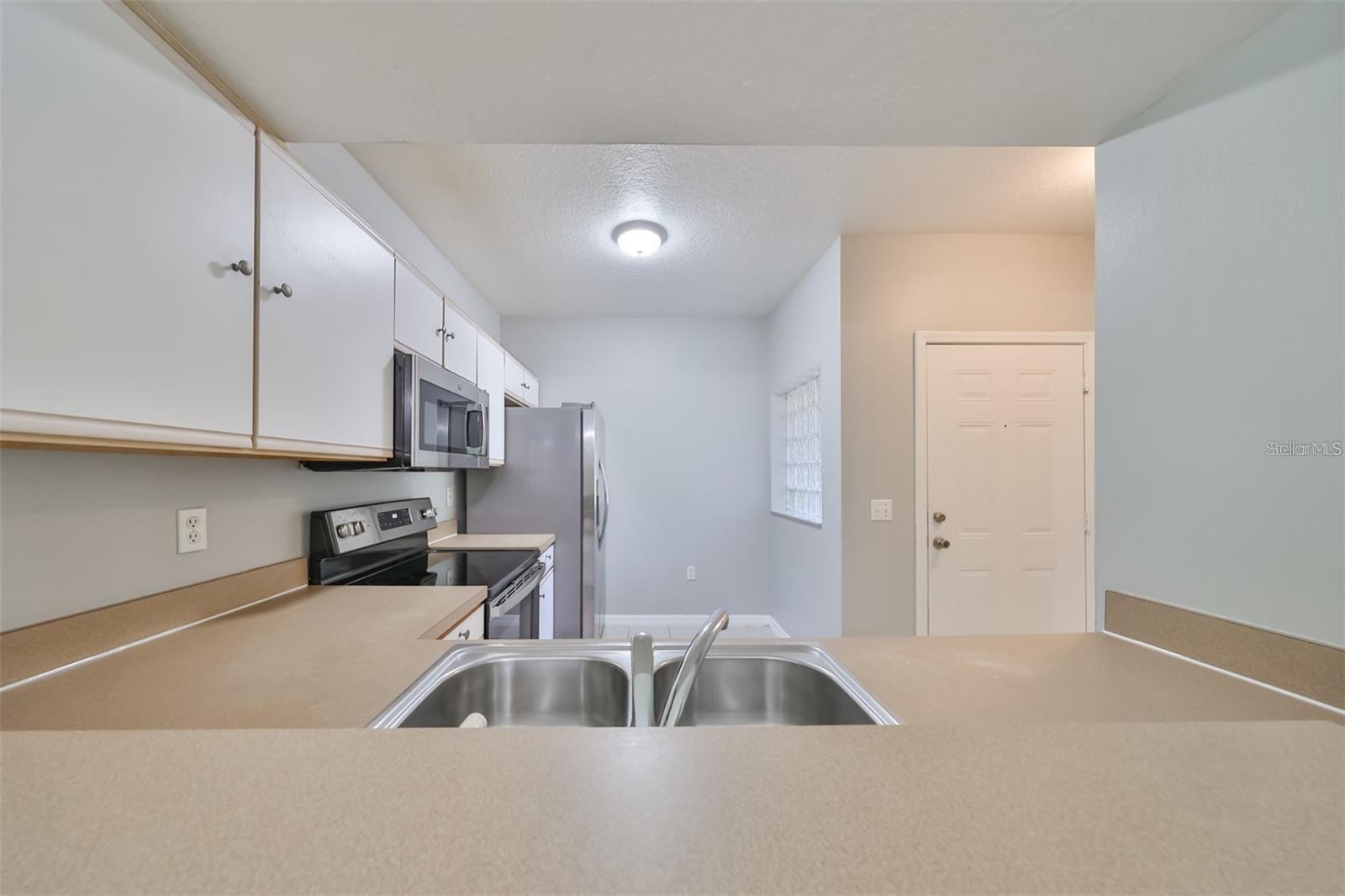 VILLAGES OF BLOOMINGDALE CONDO - Residential Lease