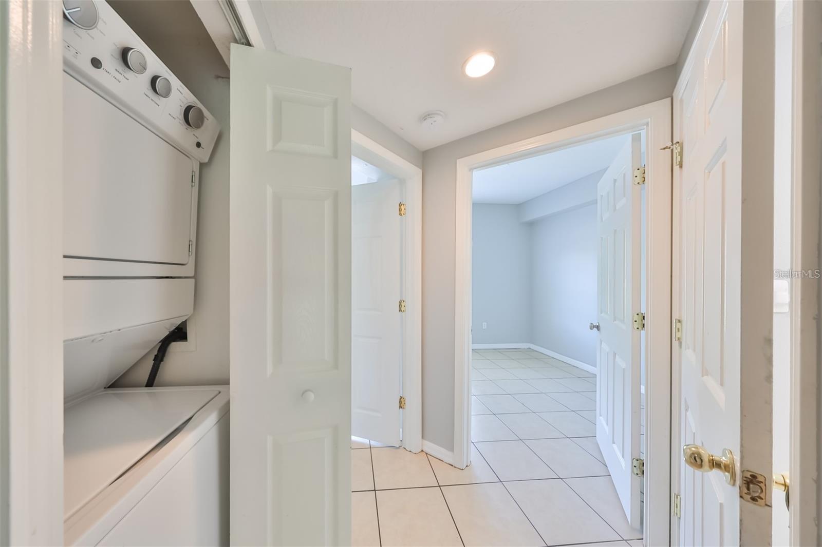 VILLAGES OF BLOOMINGDALE CONDO - Residential Lease