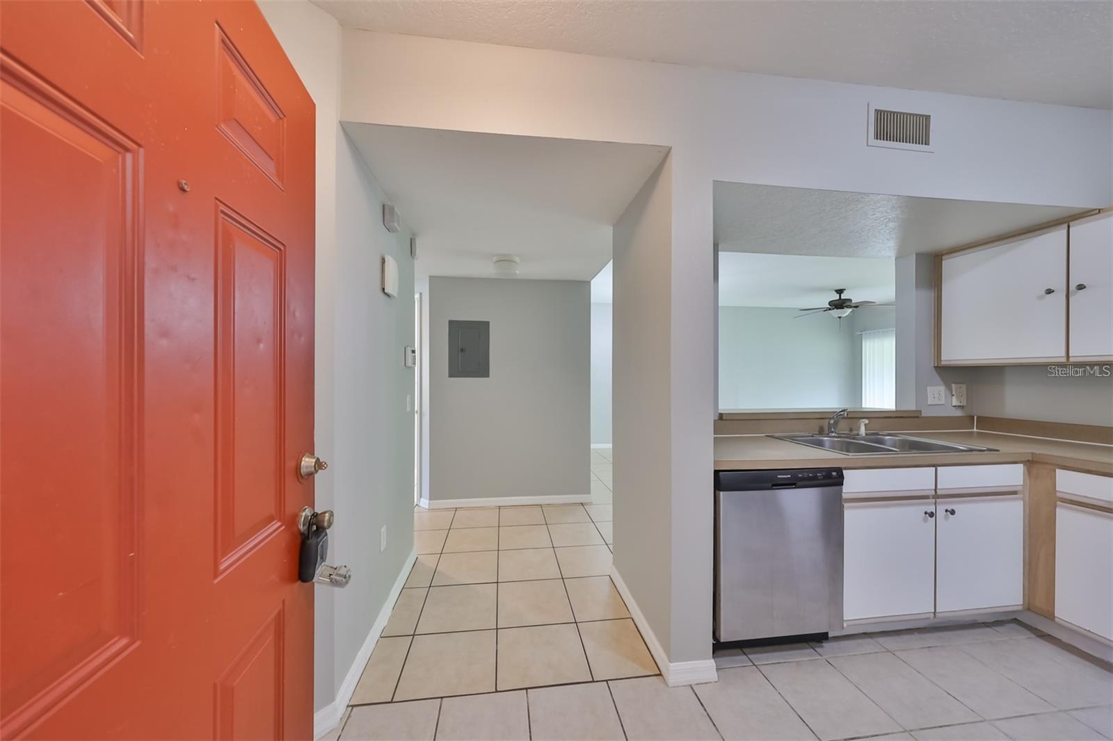 VILLAGES OF BLOOMINGDALE CONDO - Residential Lease