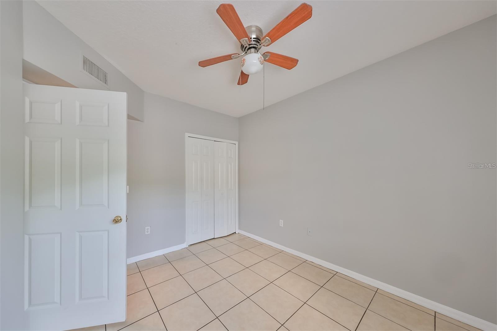 VILLAGES OF BLOOMINGDALE CONDO - Residential Lease