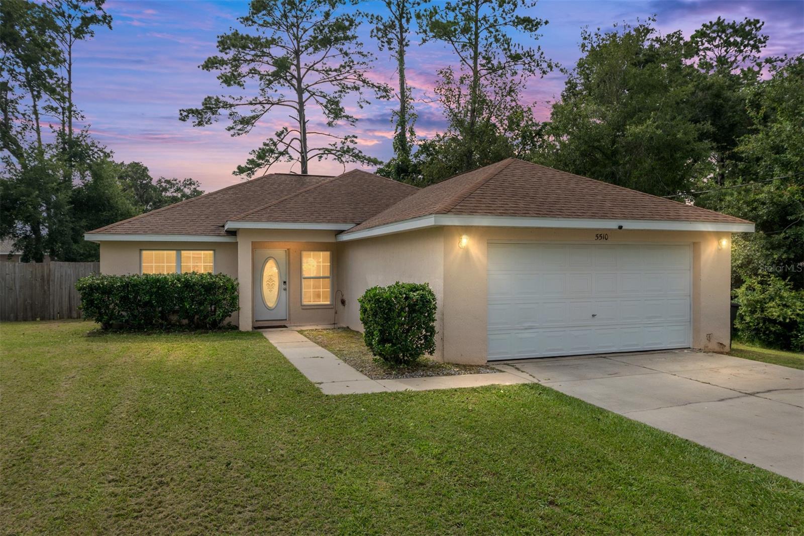 BIG NEWS: the sellers will replace the roof before closing! This move-in ready 3-bedroom, 2-bath, pool home offers a split floor plan, and an open concept design in the quiet community of Ocala Park Estates.
The spacious primary suite features his and hers walk-in closets and a renovated bathroom with double vanities, while the guest bath has also been updated. The kitchen includes granite countertops, stainless steel appliances, and plenty of cabinet space. Additional upgrades include a 2018 HVAC, vaulted ceilings, upgraded baseboards, stylish laminate and tile flooring throughout, and an insulated attic with added storage.
Step outside to your own backyard retreat: the highlight of this property. A 24-foot round, 52-inch deep pool (only 3 years old) is surrounded by a 26x22 composite deck with a cabana-style pergola, creating the perfect space for lounging, entertaining, and enjoying the Florida lifestyle. A fenced yard and quiet street add to the sense of privacy and charm.
With no HOA and a prime location just minutes to the World Equestrian Center, I-75, shopping, and dining, this home checks all the boxes for comfort, style, and convenience.