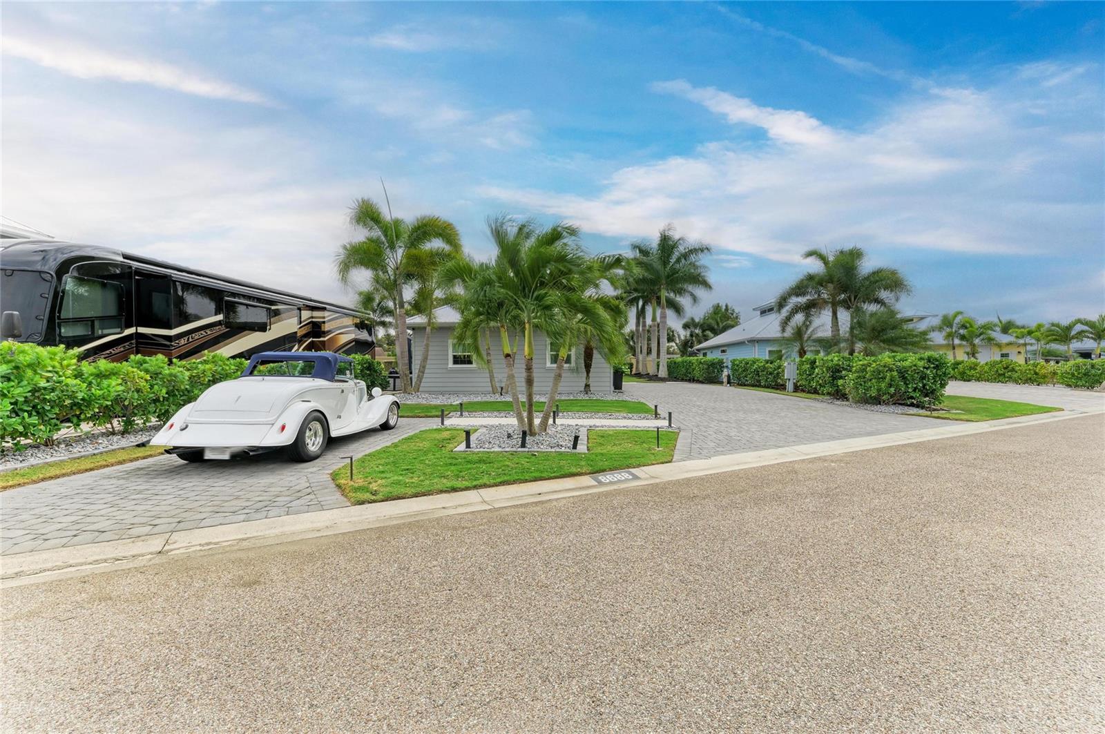 THORNTON CRK MOTORCOACH RESIDENCE - Residential