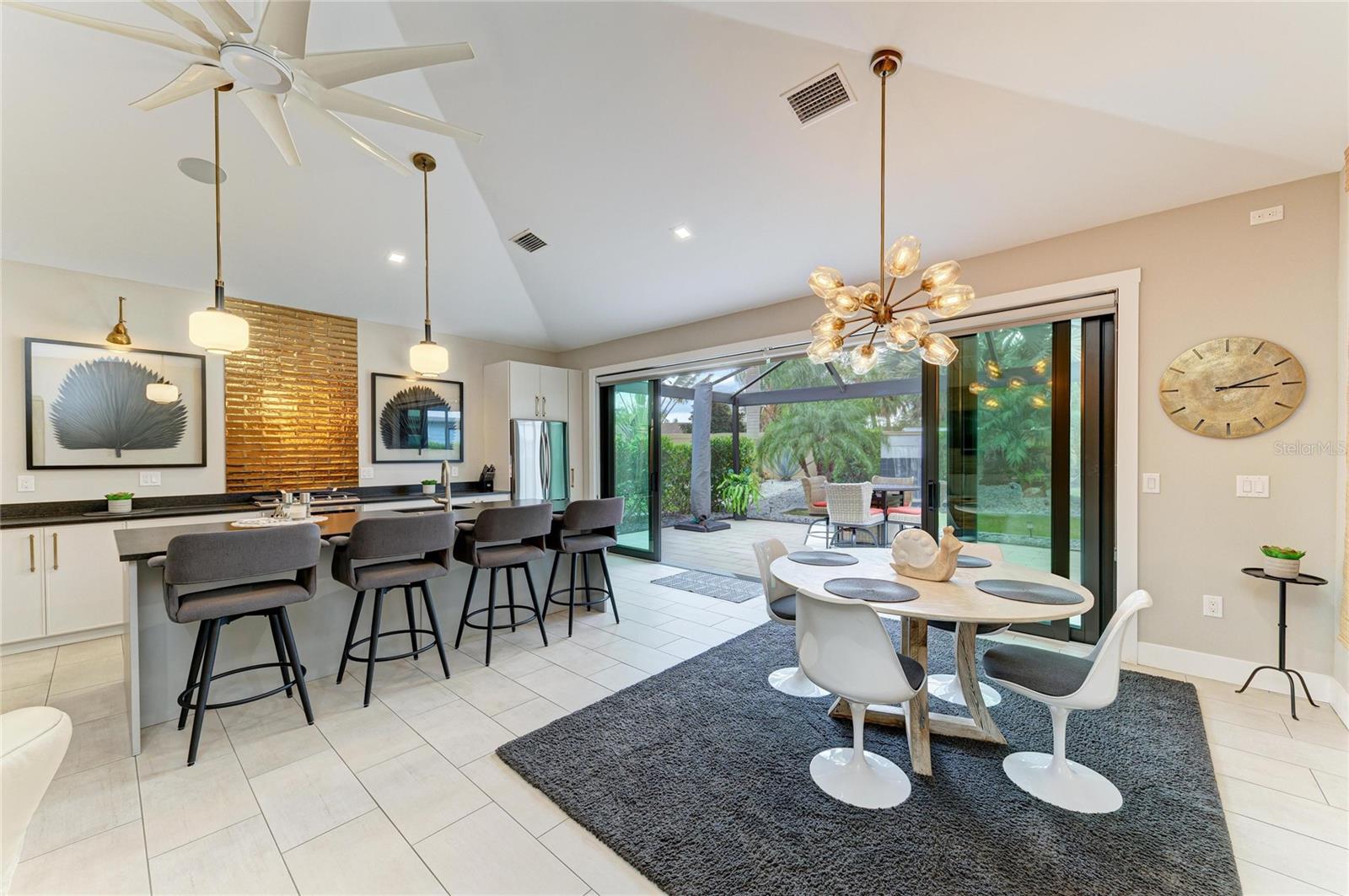 THORNTON CRK MOTORCOACH RESIDENCE - Residential