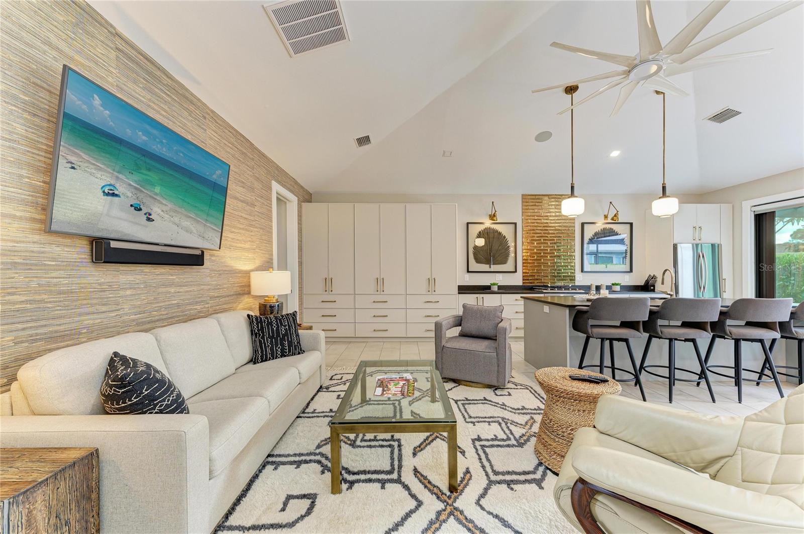 THORNTON CRK MOTORCOACH RESIDENCE - Residential