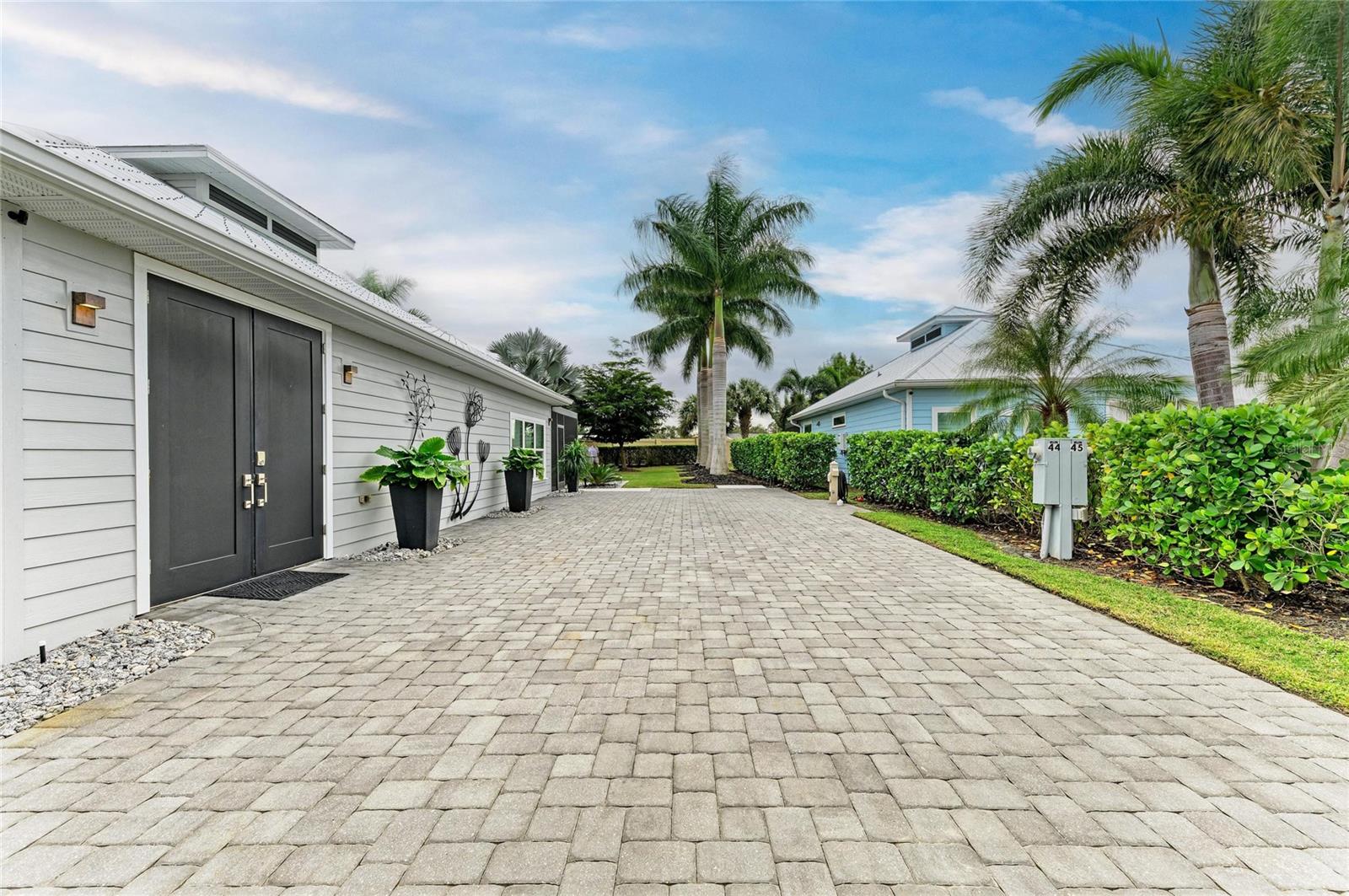 THORNTON CRK MOTORCOACH RESIDENCE - Residential