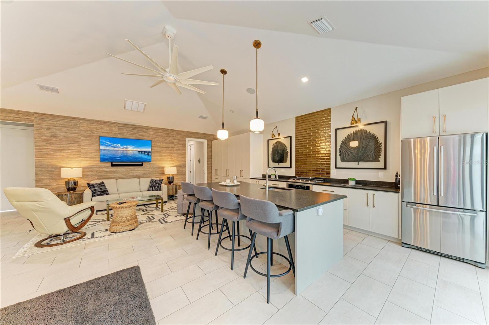 THORNTON CRK MOTORCOACH RESIDENCE - Residential