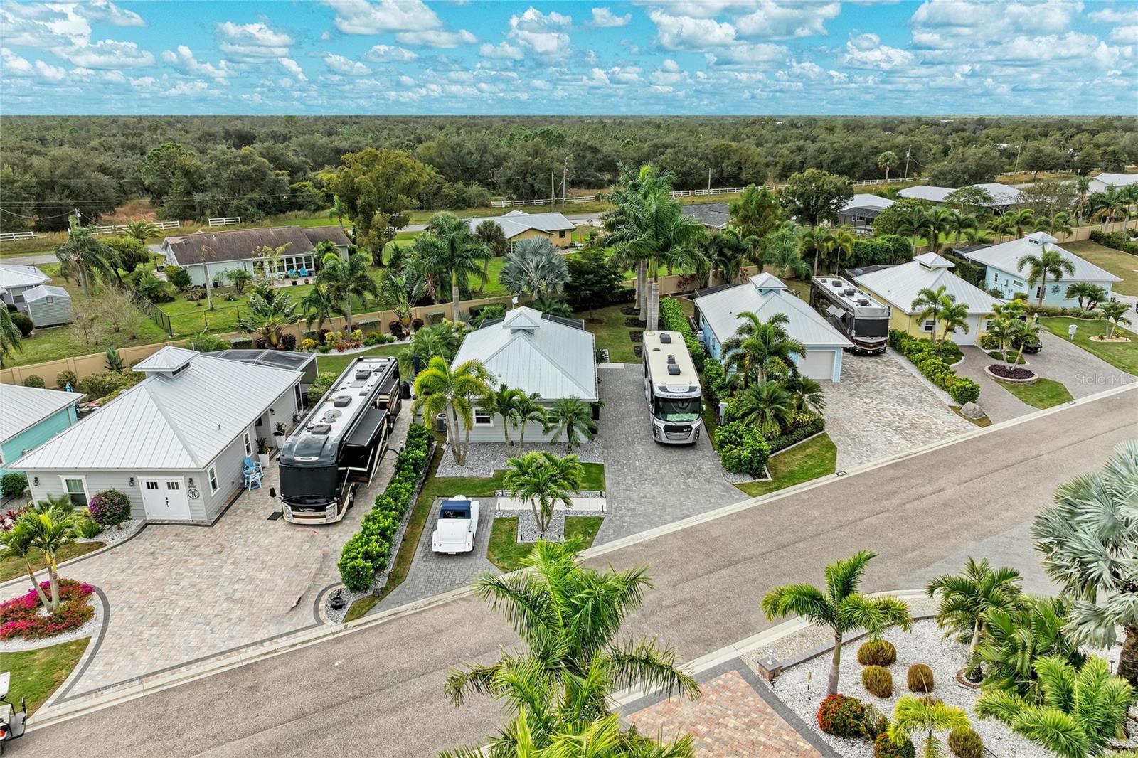 THORNTON CRK MOTORCOACH RESIDENCE - Residential