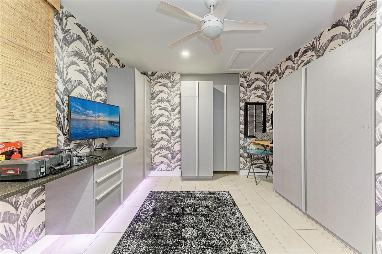 THORNTON CRK MOTORCOACH RESIDENCE - Residential