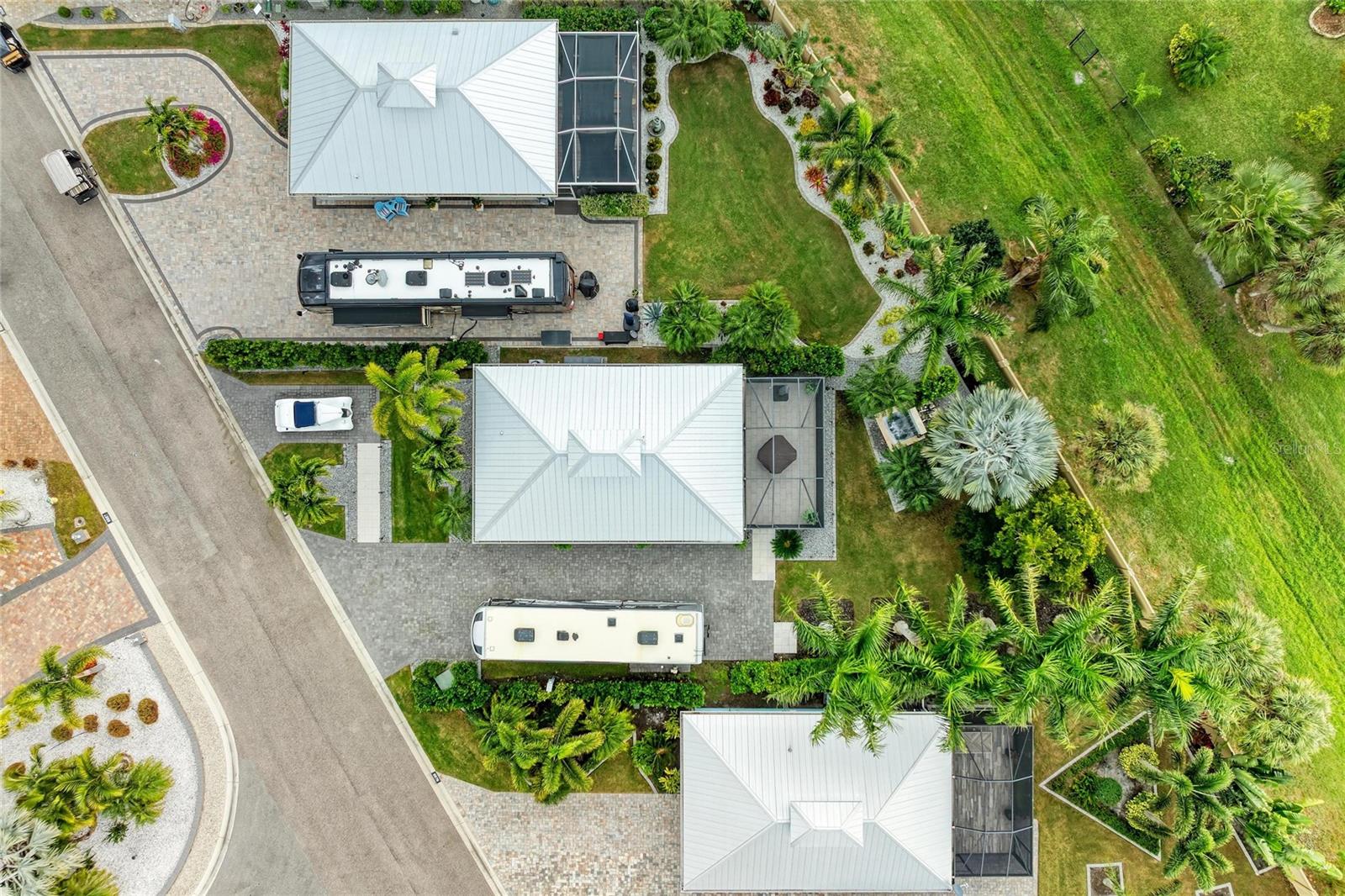 THORNTON CRK MOTORCOACH RESIDENCE - Residential