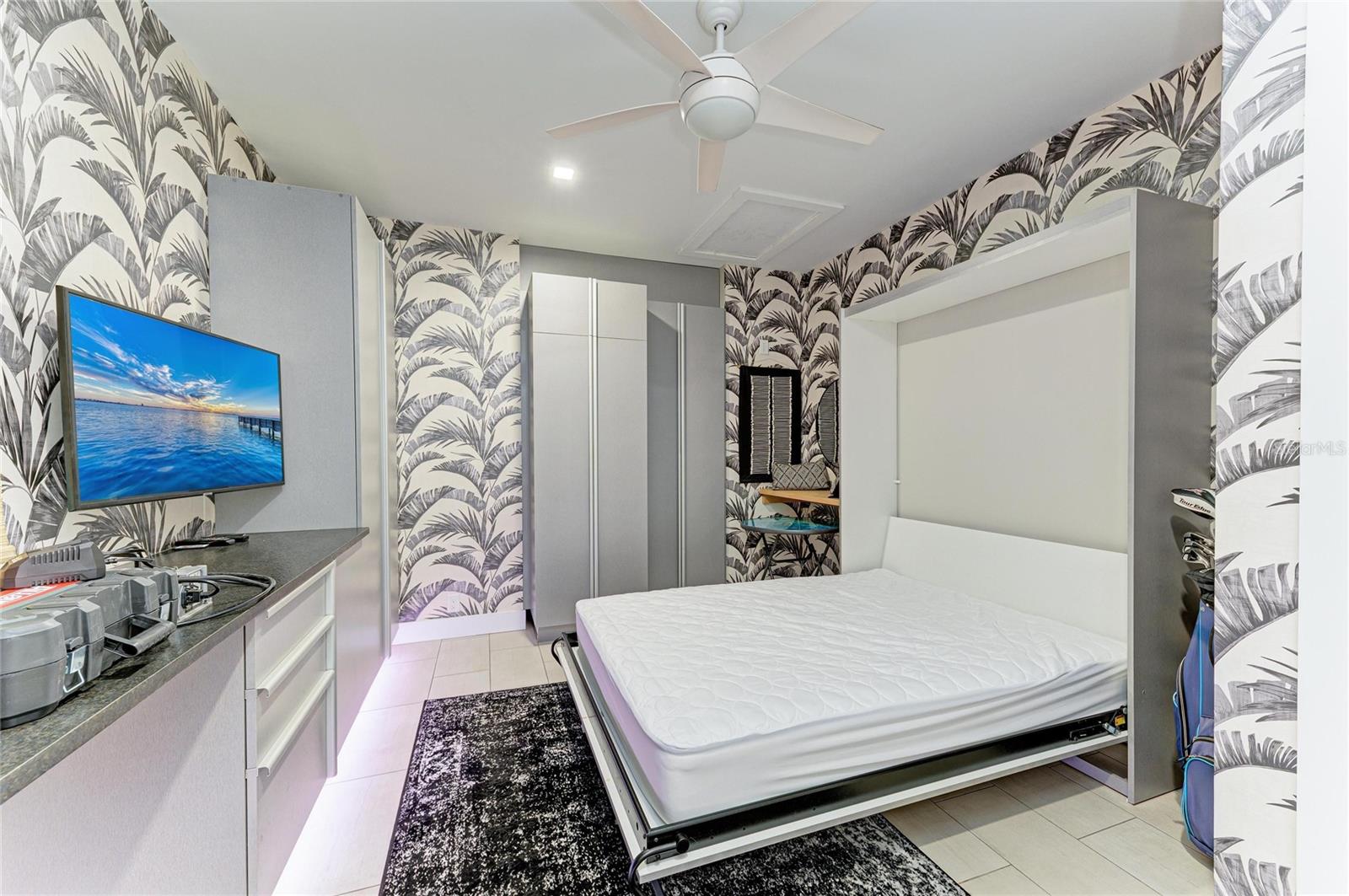 THORNTON CRK MOTORCOACH RESIDENCE - Residential