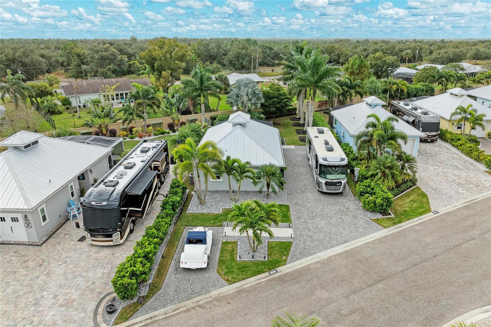 THORNTON CRK MOTORCOACH RESIDENCE - Residential