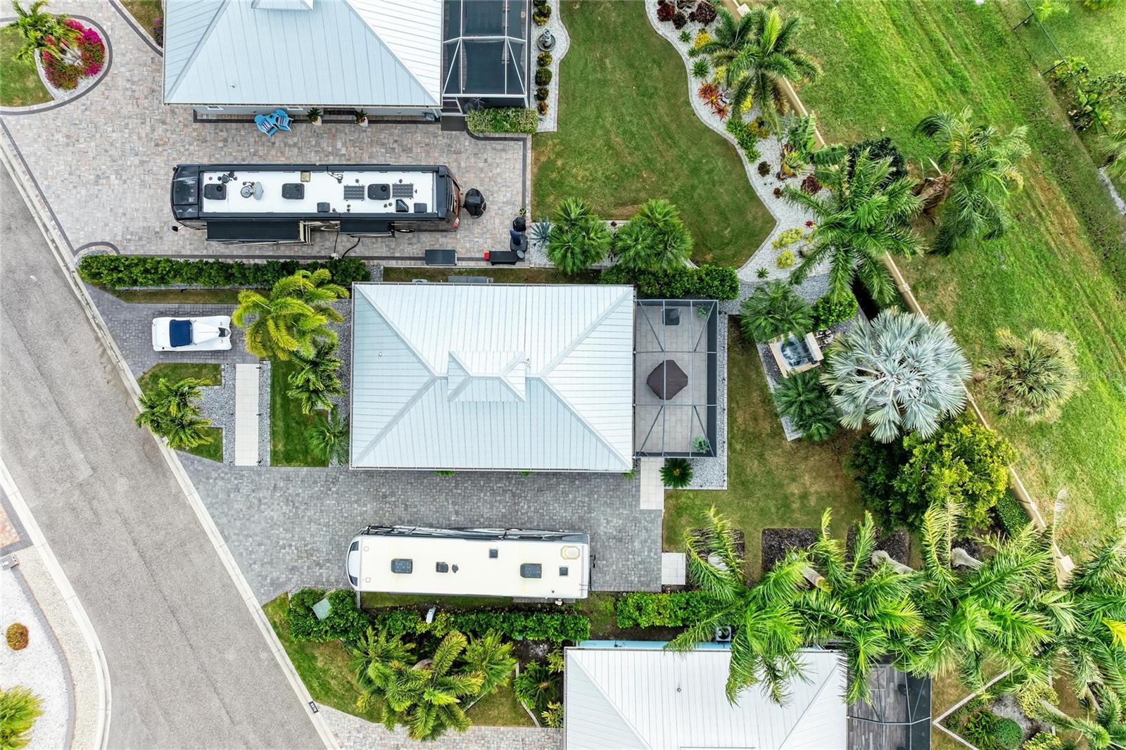 THORNTON CRK MOTORCOACH RESIDENCE - Residential