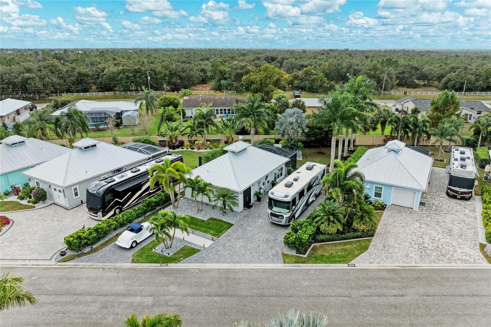 THORNTON CRK MOTORCOACH RESIDENCE - Residential